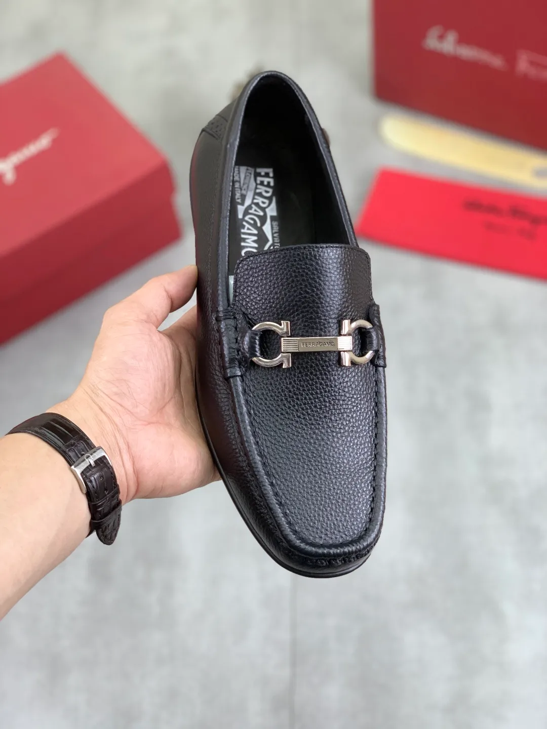 Men's Men's Shoes 💰P540💰[New Style] Water-dyed Niuli 🆘[Salvatore Ferragamo] Ferragamo's latest casual business leather shoes for men! Available at counters simultaneously! The fabric is made of specially imported original calfskin, the lining is made of imported water-dyed cowhide, and the original combination outsole is absolutely luxurious and leads the fashion trend. Matching code: 39-44 (38 45 customized) black optional